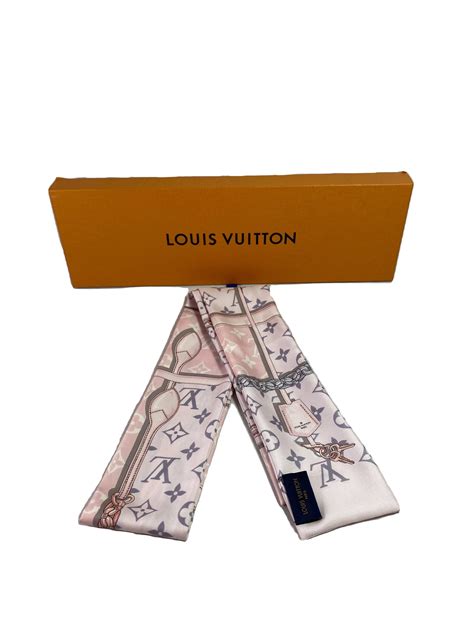 louis vuitton confidential scarf|louis vuitton twilly scarf.